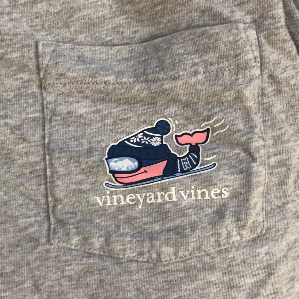Never worn Vineyard Vines winter long sleeve